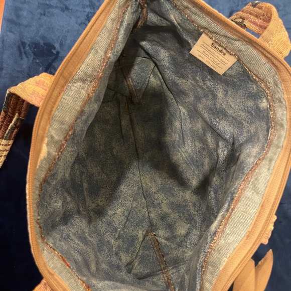 Woven and embroidered beach theme tote - Picture 3 of 4